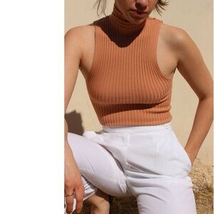 Giu Giu nonna Ribbed Tan Sleeveless Turtleneck Top